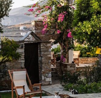 Agios Romanos House | Romano garden house - land tales