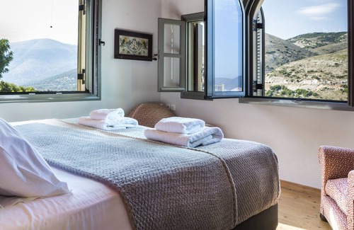 Logarata Apartment | Romantic Villa at Myrtos Bay