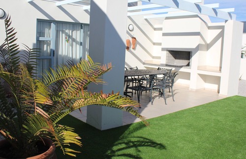 Calypso Beach House | Romoja