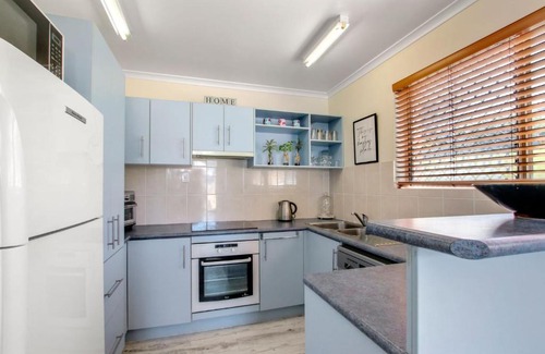 Kings Beach House | Rosalie Unit 1, 4 Margaret St, Kings Beach