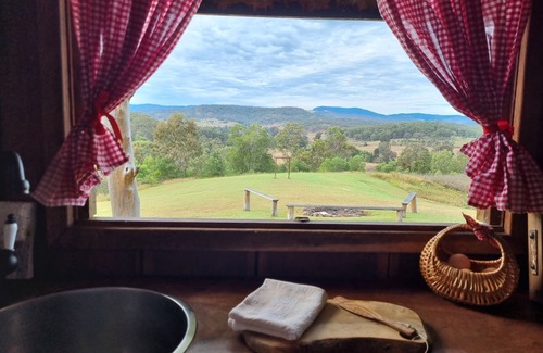 Innisplain Cabin | Rustic Early Settlers Cottage with incredible views