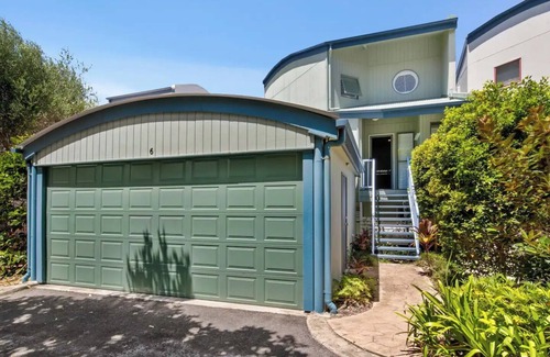 Sunshine Coast House | Seaside Home- Direct beach access & pet friendly