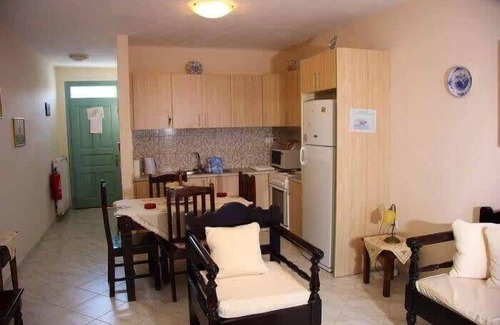 Skiros Apartment | Skyros Lux Getaway - Poolside Retreat Near The Sea