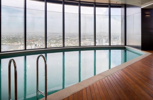 Brisbane Central Business District Apartment | Spectacular City Views; Pool And Free Parking