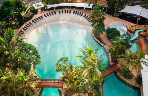 Surfers Paradise Apartment | Spend a night in the paradise