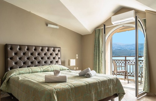 Lixouri Apartment | Studio Apartment 'Zois 11' with Sea View, Wi-Fi and Air Conditioning