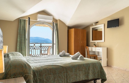 Lixouri Apartment | Studio Apartment 'Zois 12' with Sea View, Wi-Fi and Air Conditioning