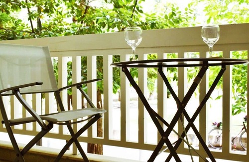 Thissio Apartment | Stylish apt in the Historic heart of the city