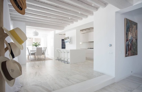 Paraga House | Superb Position, High End Villa, New Residence, For Large Groups, 10 Rooms