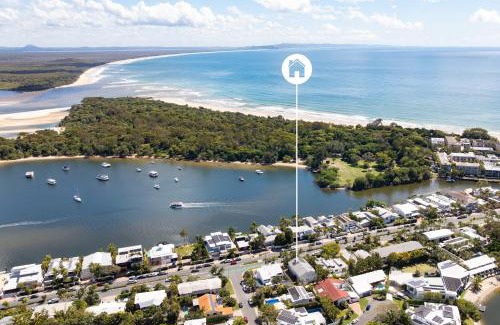 Noosa Heads House | The Islander Tropical Noosa Getaway