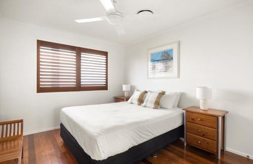 Noosa Heads House | The Islander Tropical Noosa Getaway