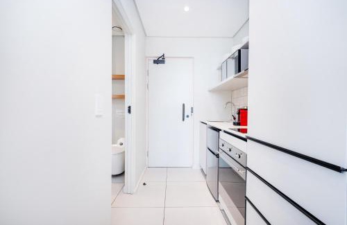 Bo'Kaap Apartment | The Rose 706: 7th Floor Modern Studio Apartment