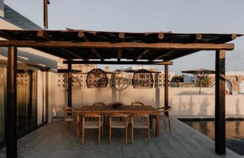 Plaka Villa | Three-Bedroom Junior Villa with Private Pool V1n