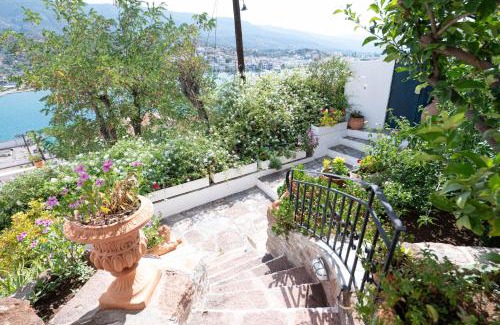 Poros Apartment | Traditional House under the Clock Tower with Sweet View