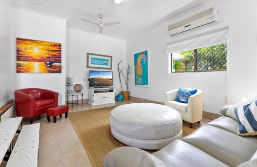 Bongaree House | Tuscany by the Sea