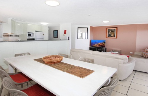 Coolum Beach Apartment | Unit 1 'The Rocks' at Coolum Beach