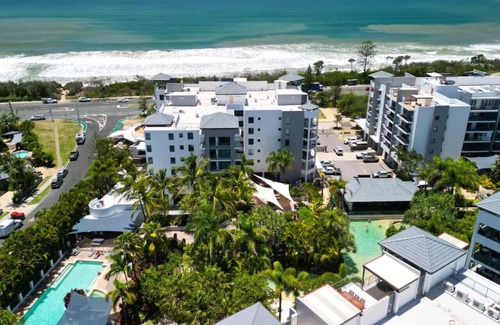 Alexandra Headland Apartment | Unwind in Coastal Resort (1 bedroom)
