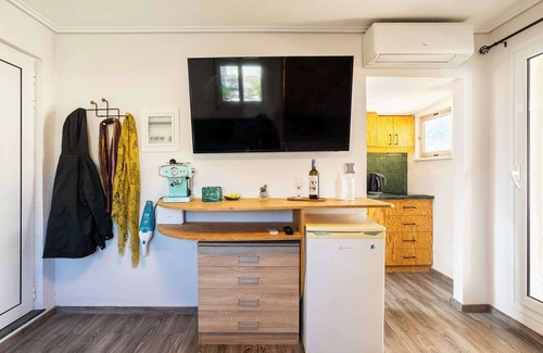Kalamata Apartment | Urban Nest - Loft with Private Rooftop Garden