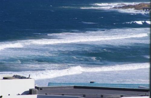 Manaba Beach Apartment | Uvongo Lucian Blue Flag Beach Apartment
