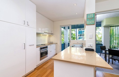 Port Douglas Apartment | Verandahs