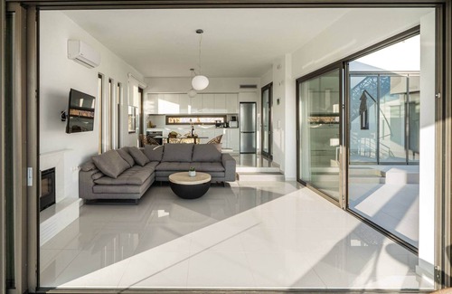 Agia Pelagia House | Villa Hara – 3BR Sea View with Private Pool