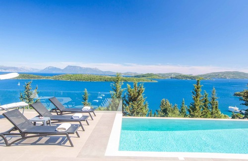 Perigiali Villa | Villa Ino Lefkas - Four Bedroom Villa, Sleeps 8