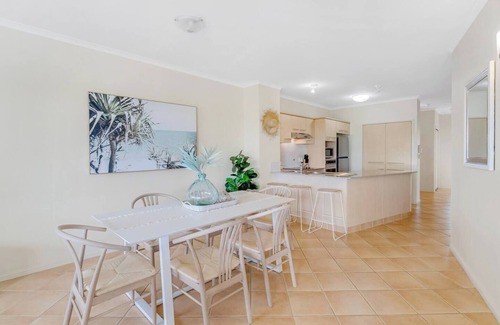 Cairns North Apartment | Water Views on the Esplanade