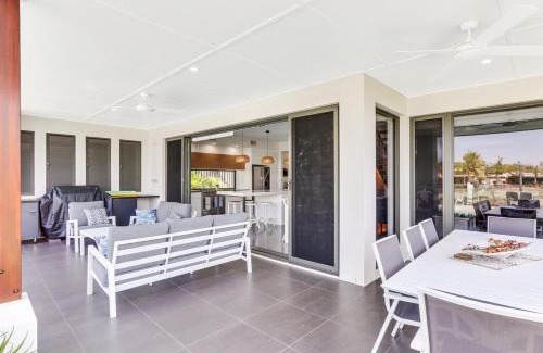 Buddina House | WATERFRONT HOME BORDERING MOOLOOLABA