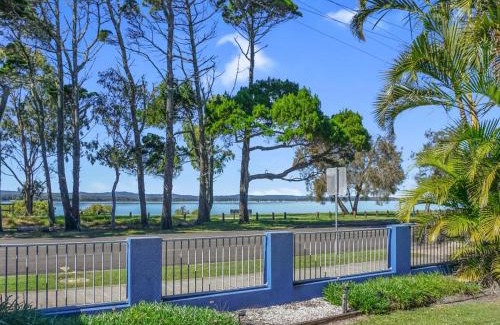 Tin Can Bay Apartment | Welcome to Bay Views on Esplanade