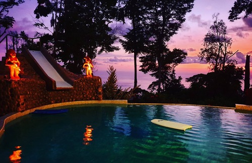 Ballena House | WHALES TAIL VIEWS Del Congos Uvita Great privacy,BIRD Reserve,Waterslide Pool