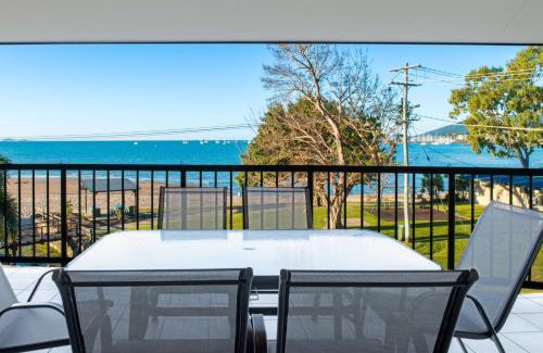 Cannonvale Apartment | Whitsunday Beachfront Apartment on Coral Esplanade