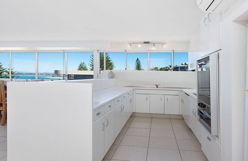 Kings Beach Apartment | Wickham Point Unit 5 Kings Beach QLD