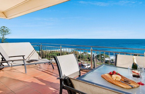 Kings Beach Apartment | Wickham Point Unit 6 Kings Beach QLD
