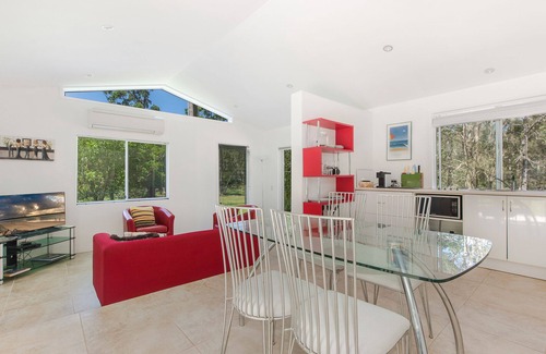 Cooroibah House | Your own stretch of wilderness river only 15 mins from Hastings St, incl kayaks