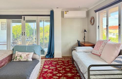 Boondall House | Zen Escape Guest House " Location 1" - Three listings - Romantic Escape, Cozy Delight, Oasis Suite