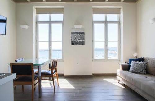 Karystos Apartment | Zoe's Villa - Modern Karystos Apartments By The Port & Beach