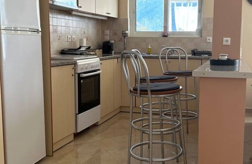 Itea House | Άνετο παραθαλάσσιο διαμέρισμα με υδρομασάζ , δέκα λεπτά από τους Δελφούς !