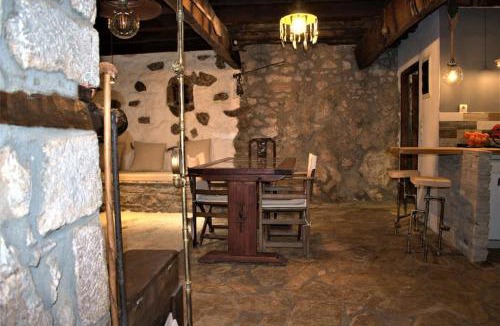 Lilaia House | Μικρή Πέτρινη Μεζονέτα 2