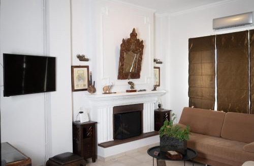 Korinthos Apartment | Μονοκατοικία με κήπο στη θάλασσα.