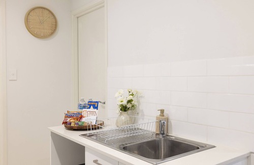 Rocklea Apartment | 1 Bdr Apt! GST Credits! Kitchen! Parking! 131F1