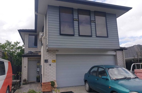 Yarrabilba House | 1 Bedroom + own shower & toilet - Yarrabilba 4207 QLD