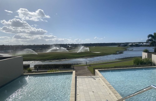 Pelican Waters Apartment | 1 bedroom Resort Apartment 5 minutes from Golden Beach
