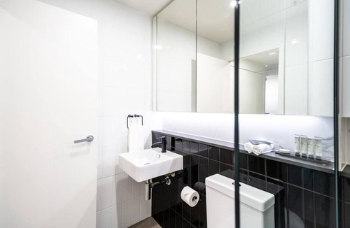 South Brisbane Hotel | 1 BR City View Service Apt . South Brisbane