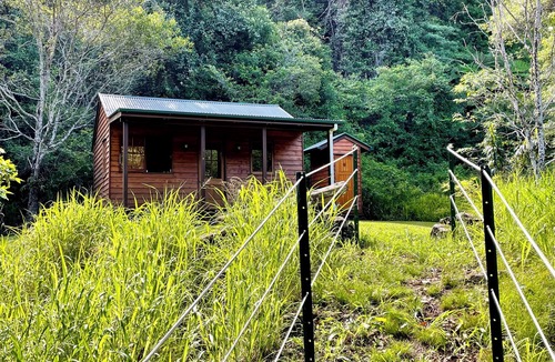 North Maleny Villa | #1 Misti Pine 5 min from town luxury villa w/views