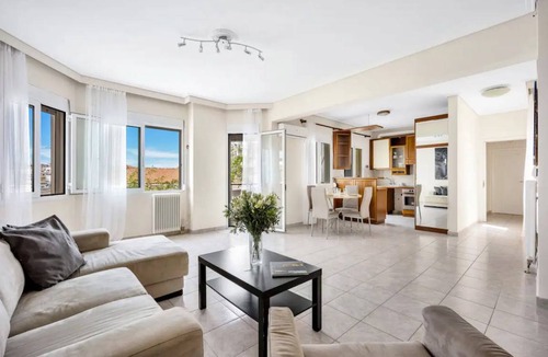Chalcis Apartment | 100 m² Apartment ∙ 2 bedrooms ∙ 5 guests