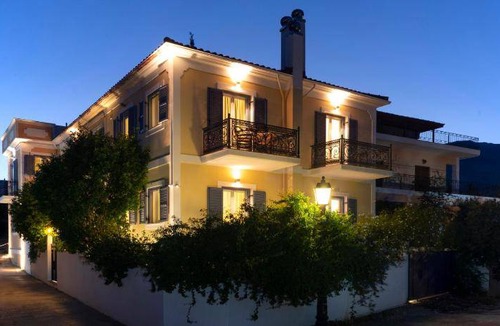 Galaxidi Apartment | 100 m² Apartment ∙ 2 bedrooms ∙ 9 guests