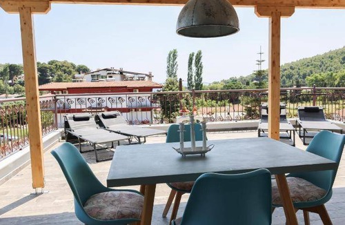 Troulos Apartment | 100 m² Apartment ∙ 3 bedrooms ∙ 7 guests