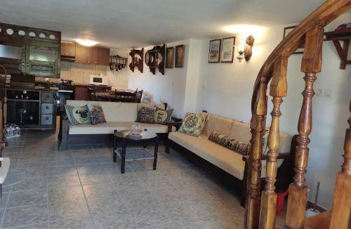 Karavas House | 100 m² House ∙ 2 bedrooms ∙ 5 guests