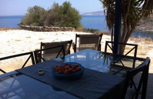 Lavreotiki House | 100 m² House ∙ 2 bedrooms ∙ 6 guests