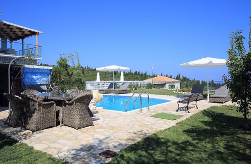 Tsoukaladhes House | 1000 m² House ∙ 2 bedrooms ∙ 4 guests